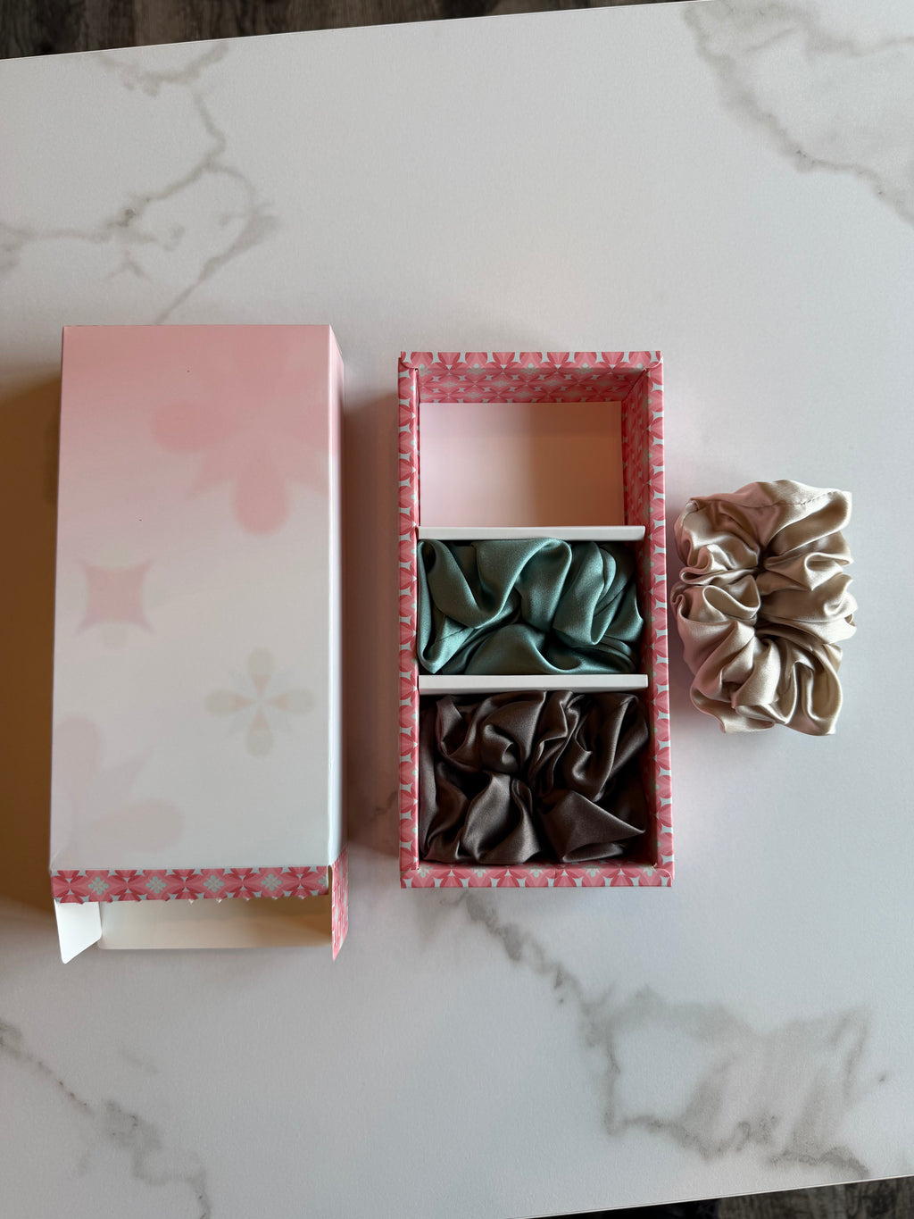 3-Pack Satin Hair Scrunchies – Soft Elastic Ponytail Holders for Women & Girls (3.5cm / 5cm)