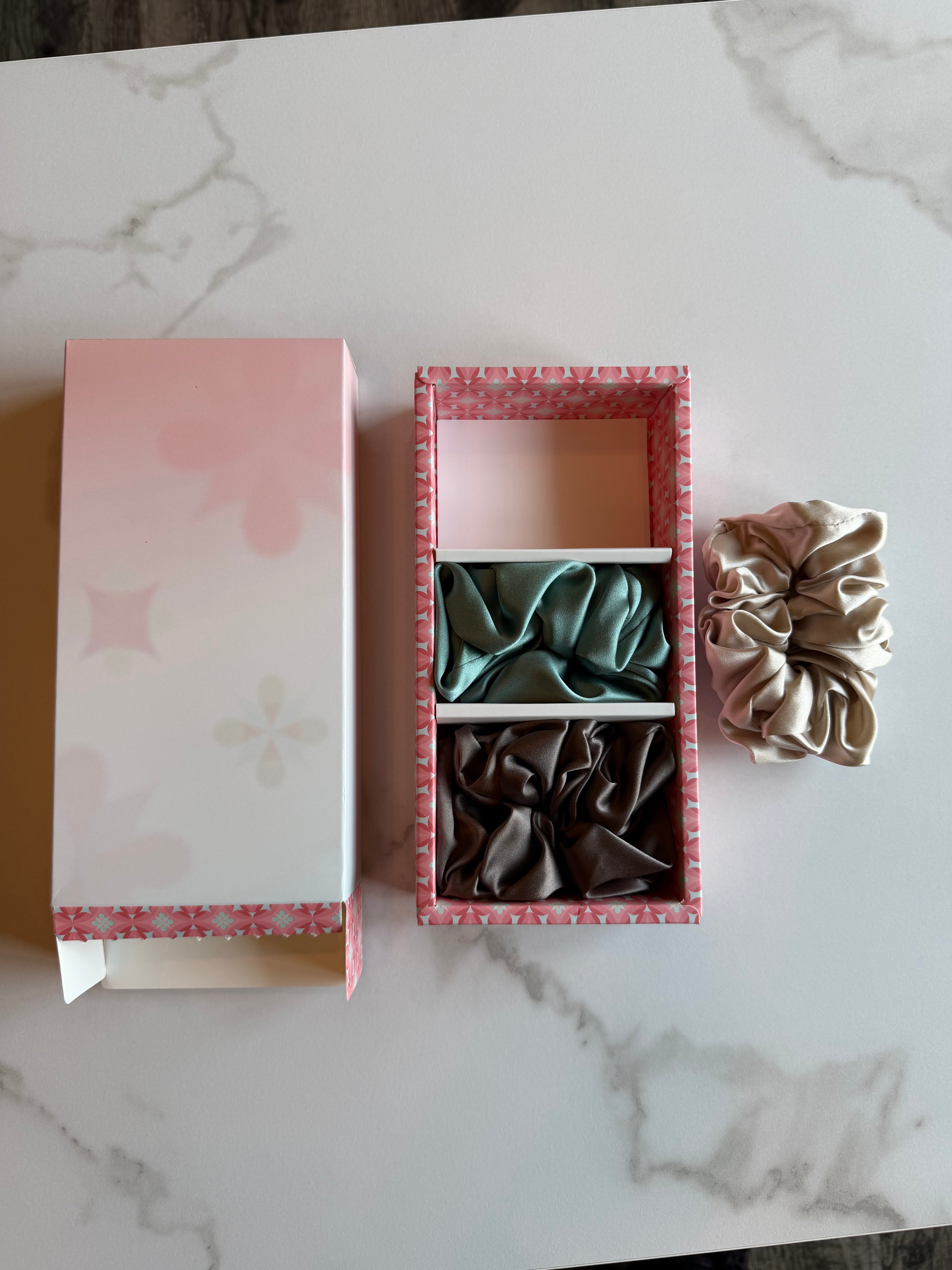 3-Pack Satin Hair Scrunchies – Soft Elastic Ponytail Holders for Women & Girls (3.5cm / 5cm)