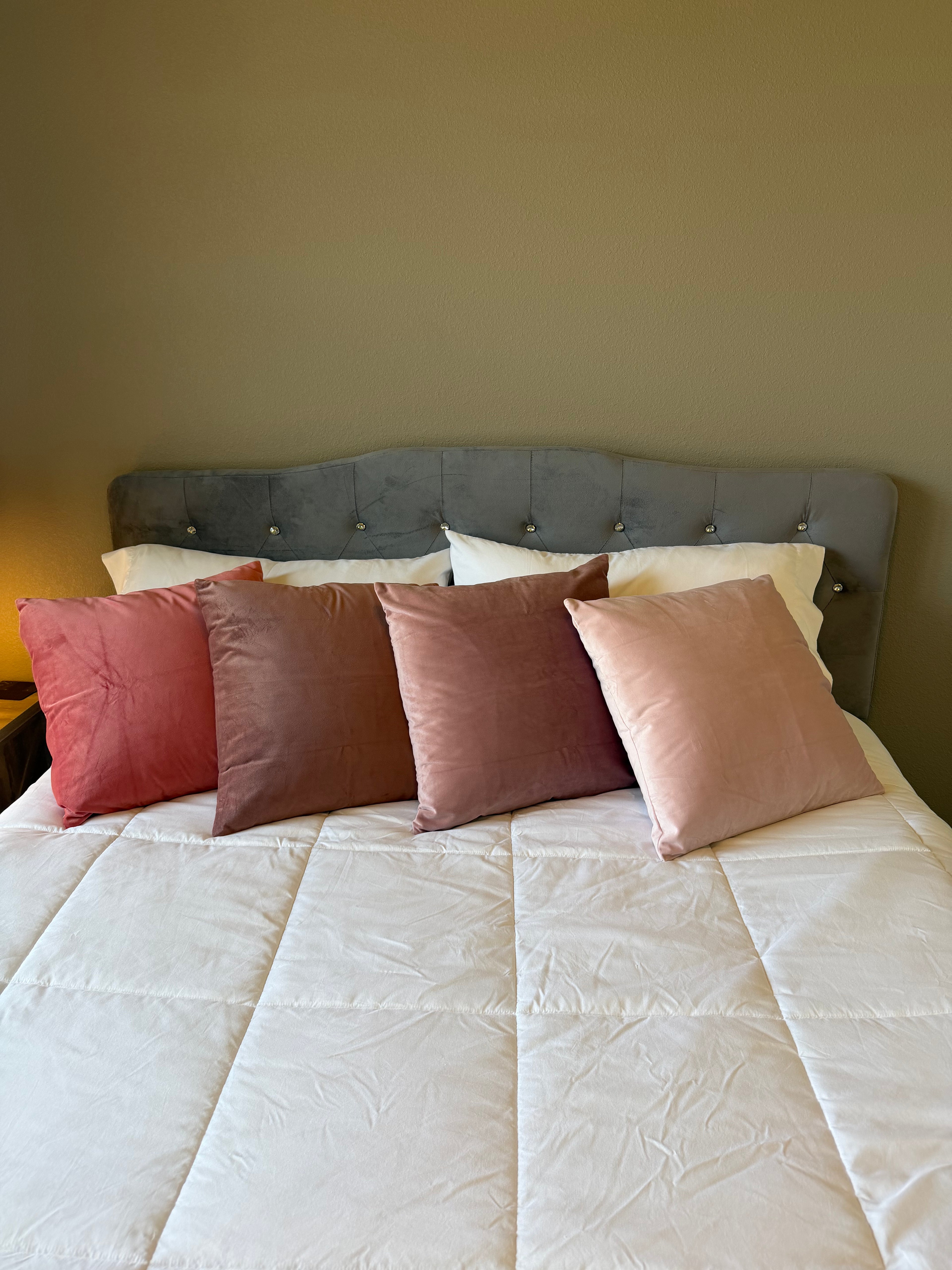 Luxury Decorative Throw Pillow Cover Set of 4 – Soft Plush Cushion Covers 18x18 Inch