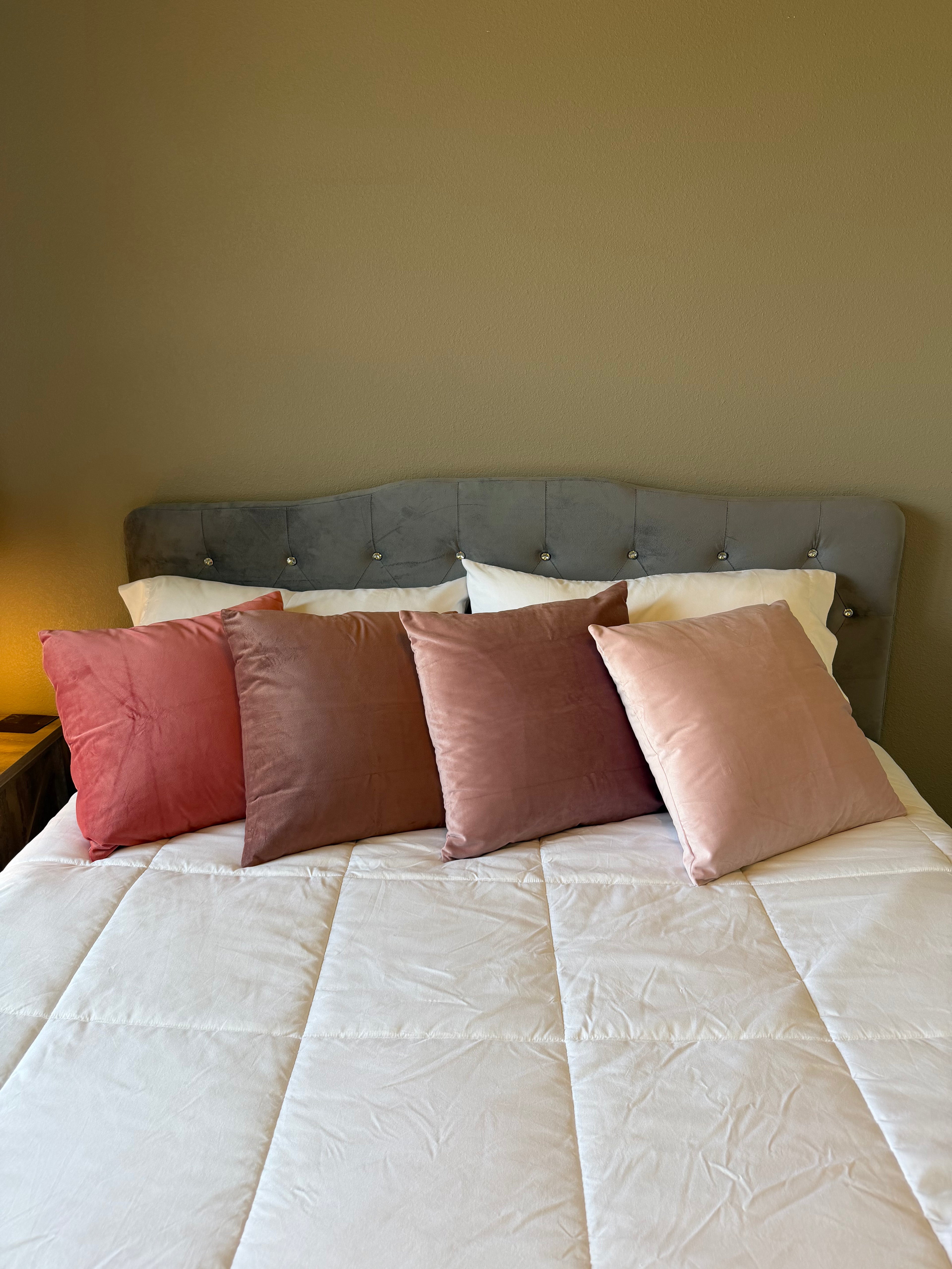 Luxury Decorative Throw Pillow Cover Set of 4 – Soft Plush Cushion Covers 18x18 Inch